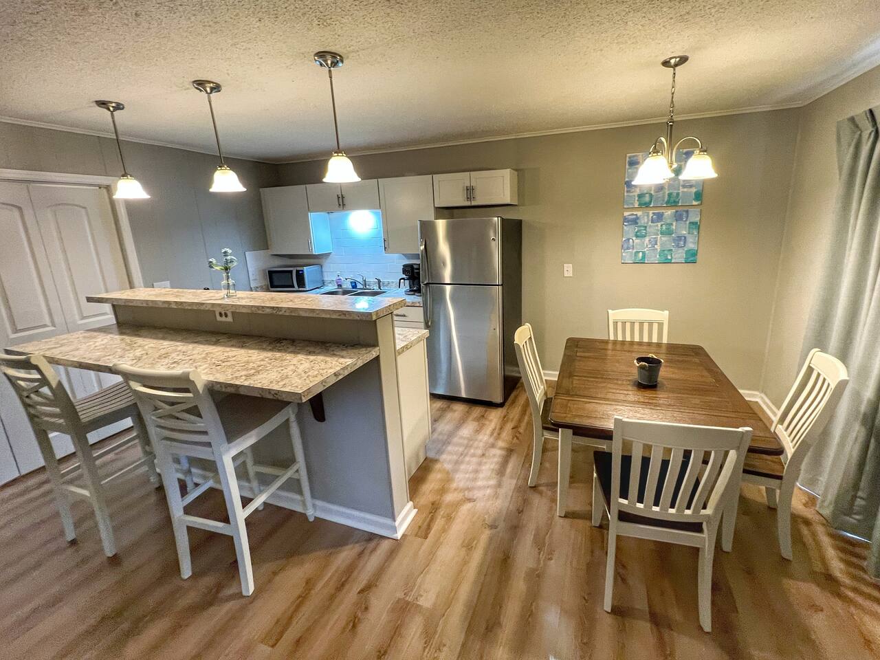 Luxurious 2BR Beachside Escape