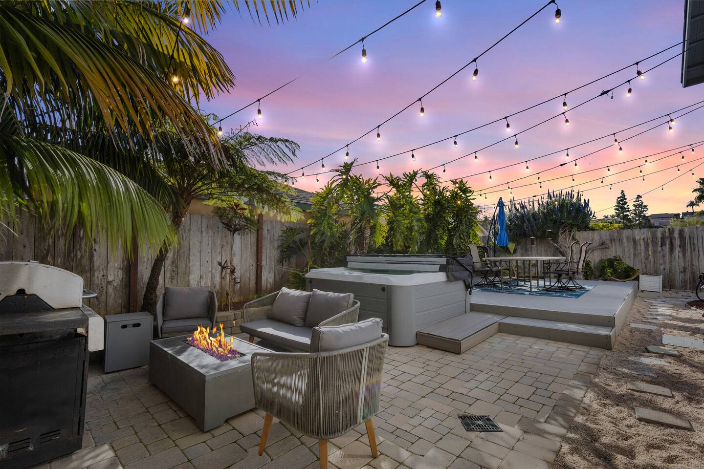 Hidden Gem 3Bed 3Ba Retreat Jacuzzi AC Balconies