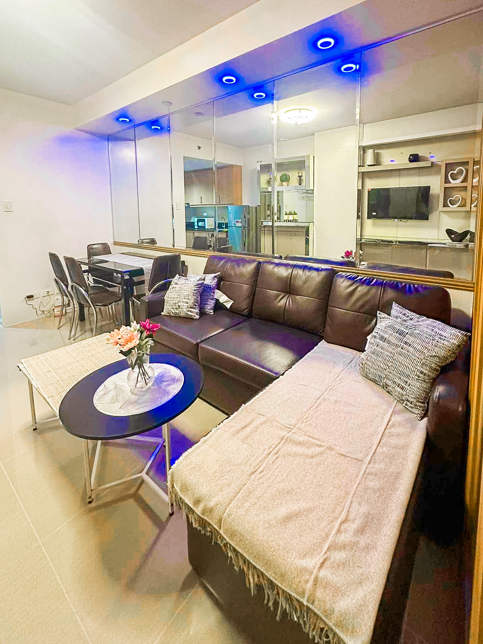 Air Condo Urban Retreat 1BR w City View MOA