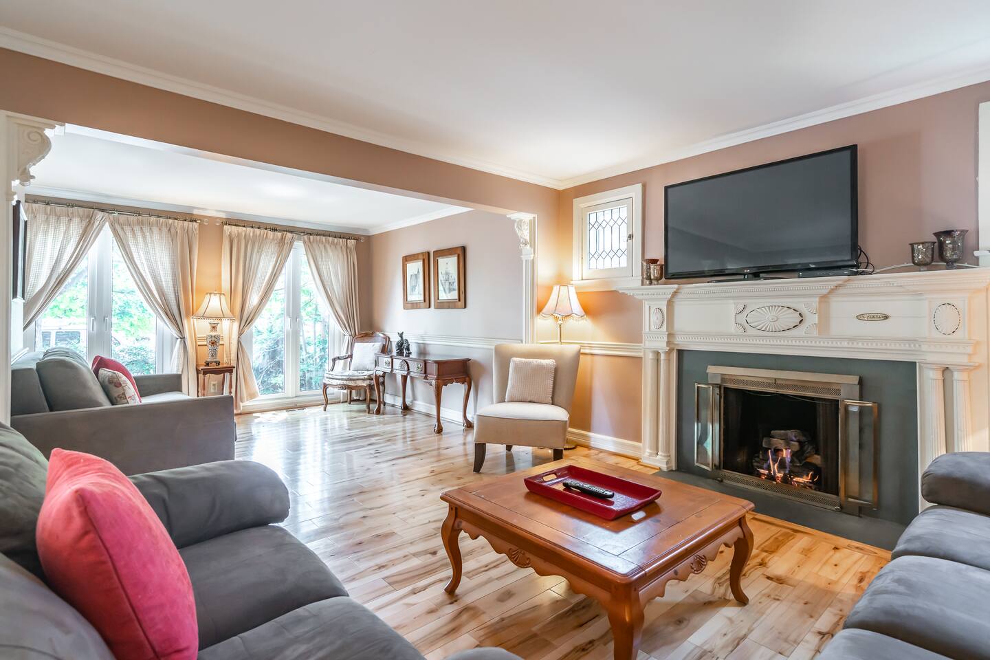 Centre of Town | Pet Friendly | Top 10% | 6 Guests