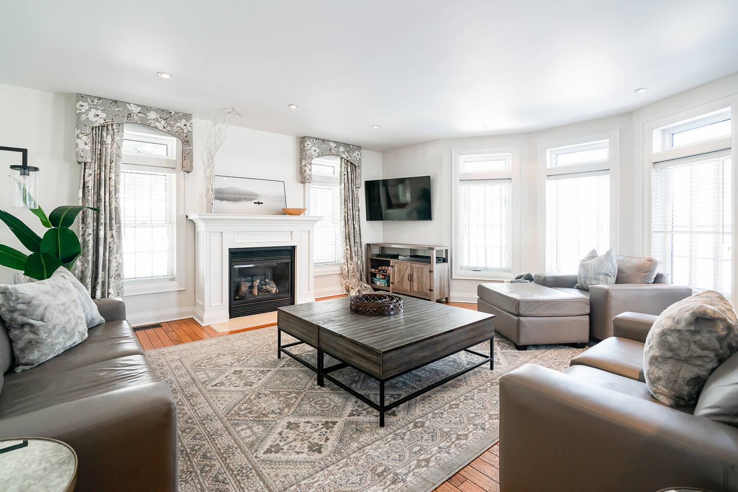 Peaceful 3Bdrm Pet Friendly NOTL Home mins to Town