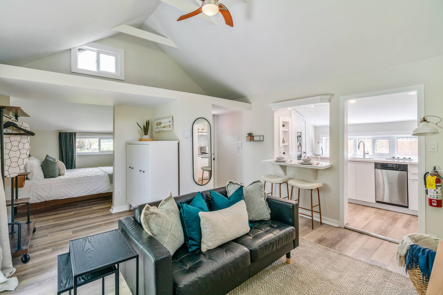 Top 5% Tiny Home by River/Lake in Old Town NOTL