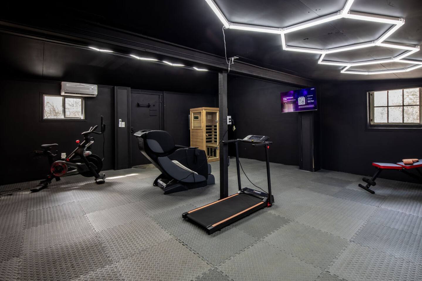 Central GSO Location;Hot Tub;Gym w/ Sauna;Playset