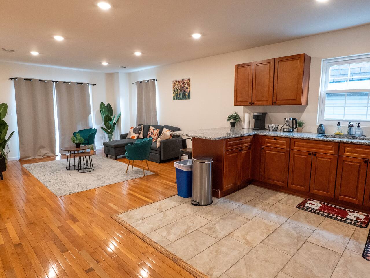 198New Apt3 Train Station Hospital EWR Airport NYC