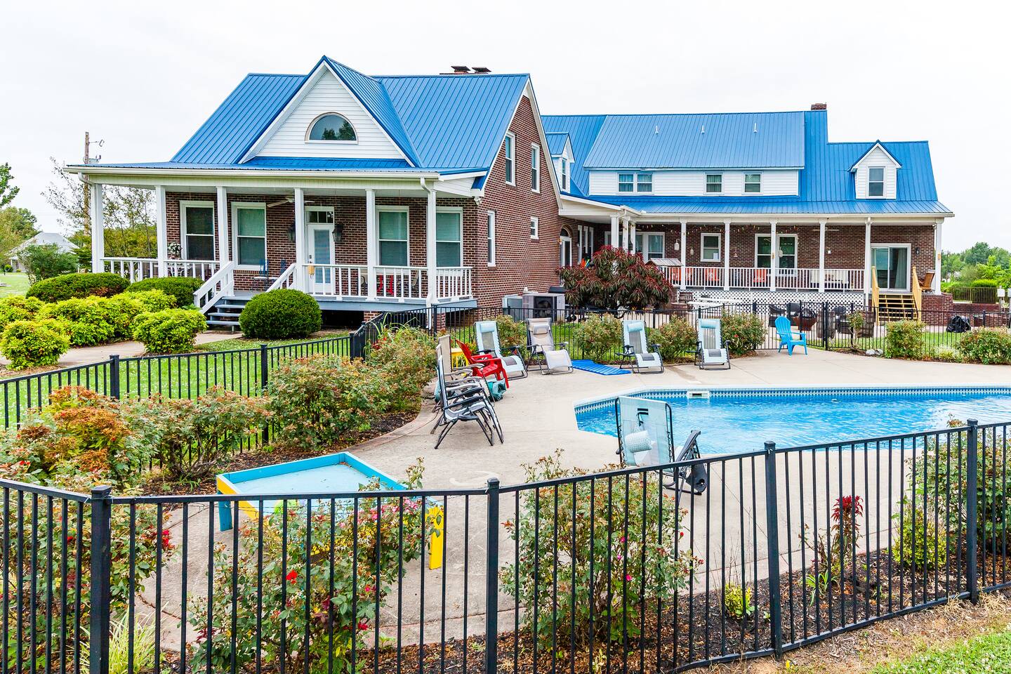 Genesis Country Estate