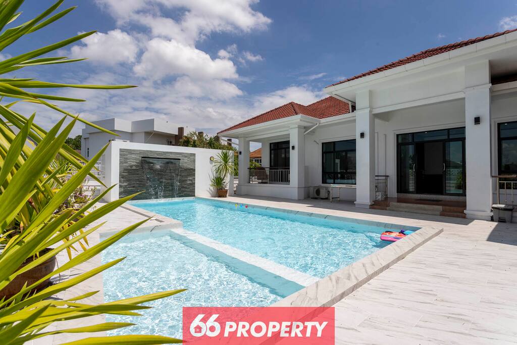 Family Paradise Villa , Pool Table, Karaoke Room