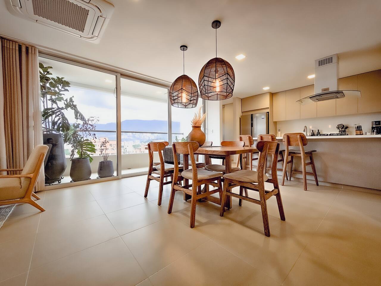 Laureles Luxury Apt. Great Views FAST WiFi 500mbps