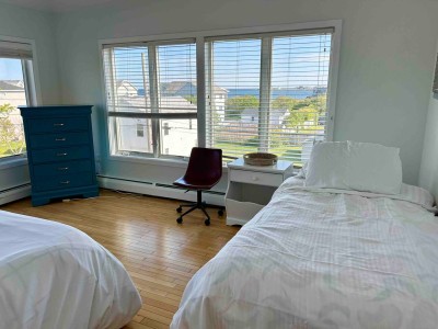 1136 Ocean