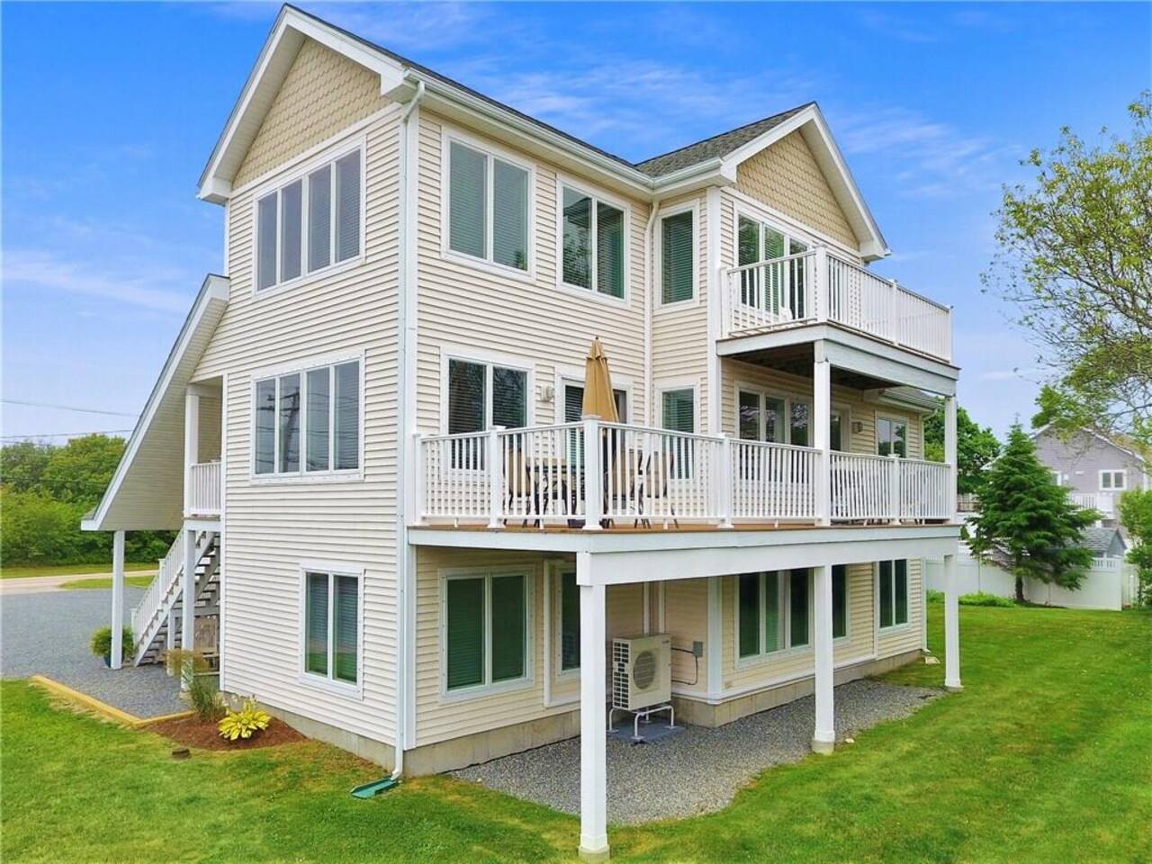 1136 Ocean