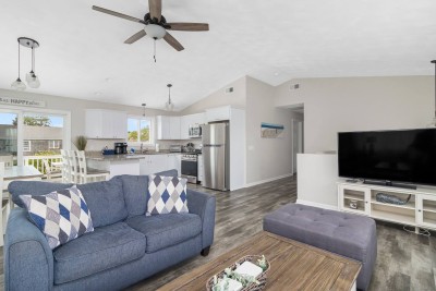 Upstairs Open Floor Plan: Living/Dining/Kitchen