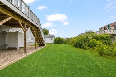 Spacious Backyard with elevated Deck