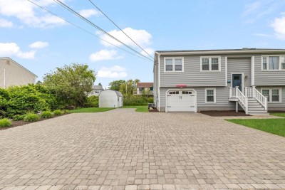 Ample parking for up to 7 Cars!