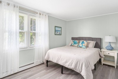 Bedroom #5 (Queen Bed):  Upper Level