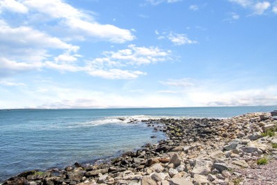 Beautiful Narragansett Shore Line, just minutes away.