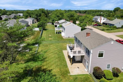 Spacious Back yard, Brand new deck with Grill