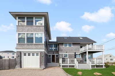 1 Front View of House with double deck