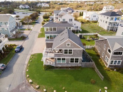 1 Side View of House with double deck and beautiful manicured lawn