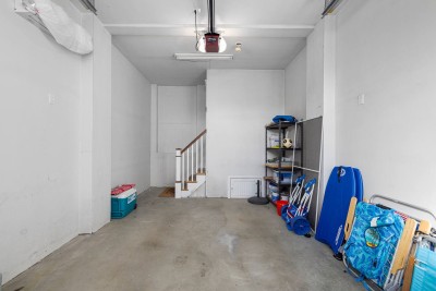 1 Single Car garage with all beach gear supplied: Beach chairs, boogie boards, beach umbrella rolling beach cart, corn hole and rolling cooler.