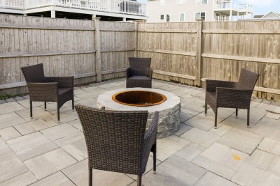 1 Outdoor patio, fenced in yard, and Fire pit