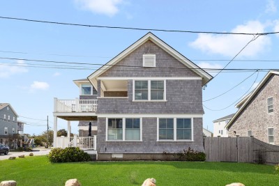 1 Side View of House with double deck and beautiful manicured lawn