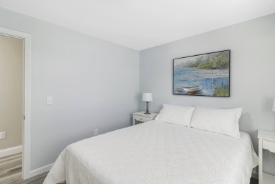 Bedroom #2: Top Floor (Queen)
