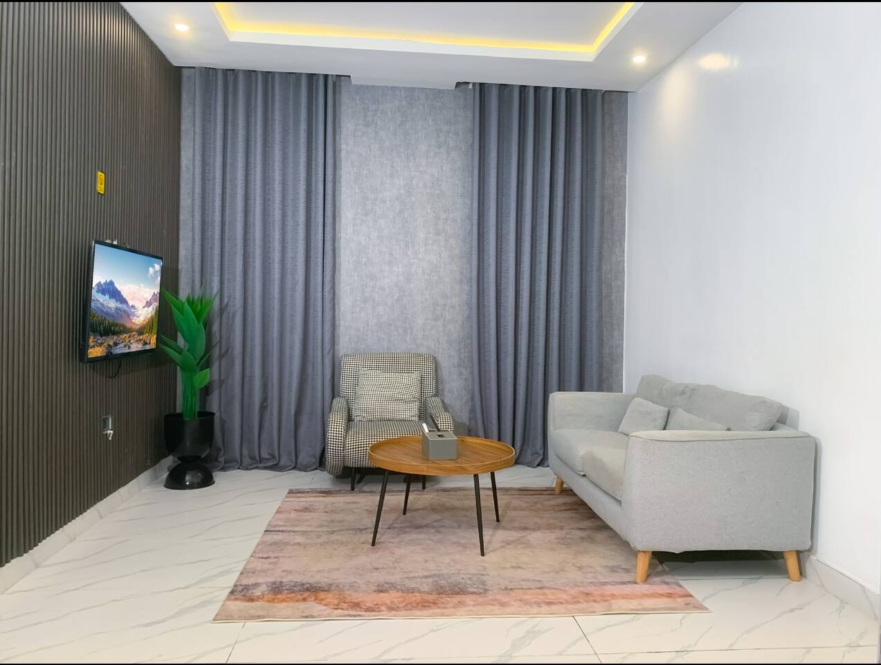 Gym/Pool/1BR/Plant/WiFI