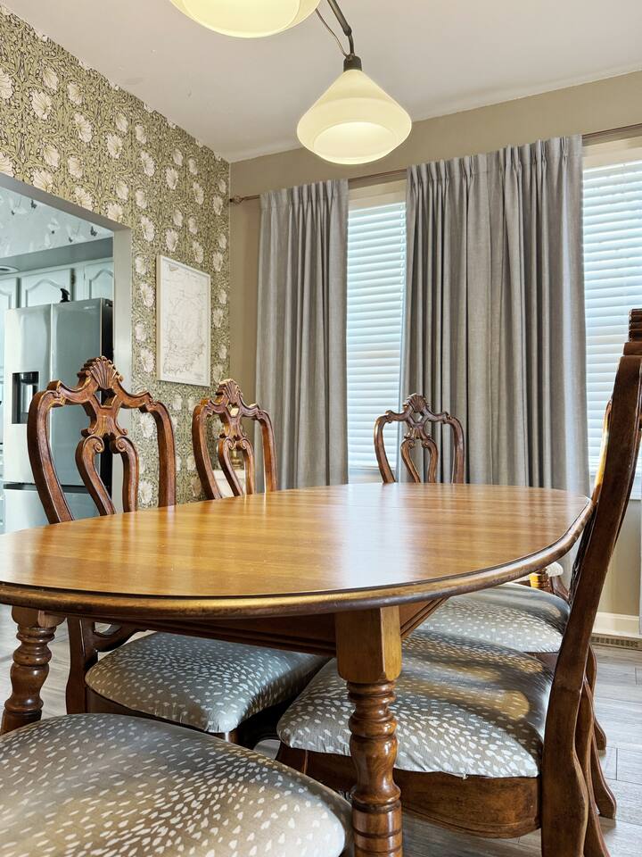 Weinbach Home | 4BD/1BA Home near UE