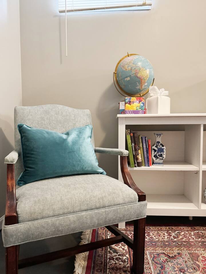 Weinbach Home | 4BD/1BA Home near UE