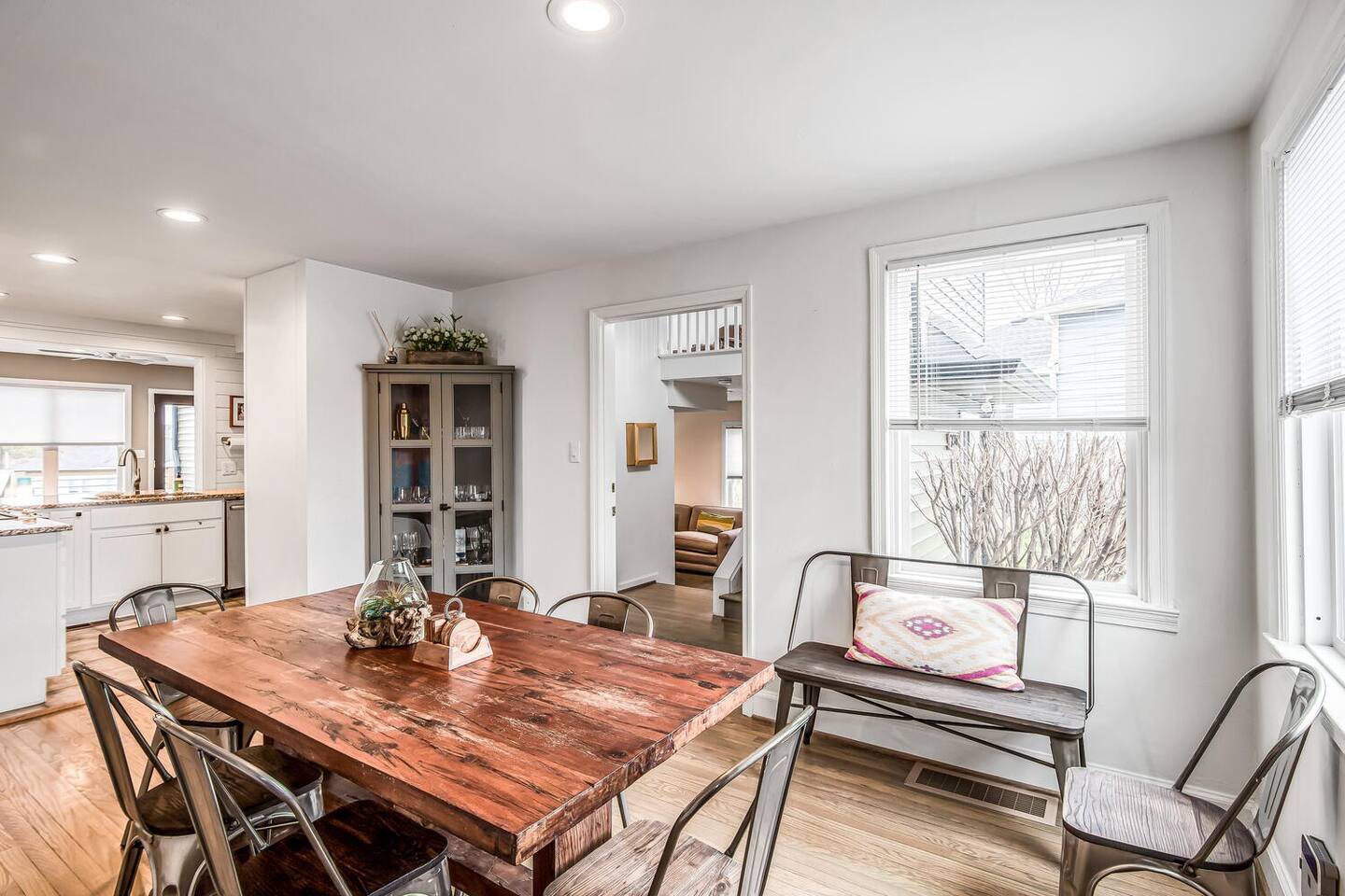 Charming Spacious Home - 10 mins to Downtown!