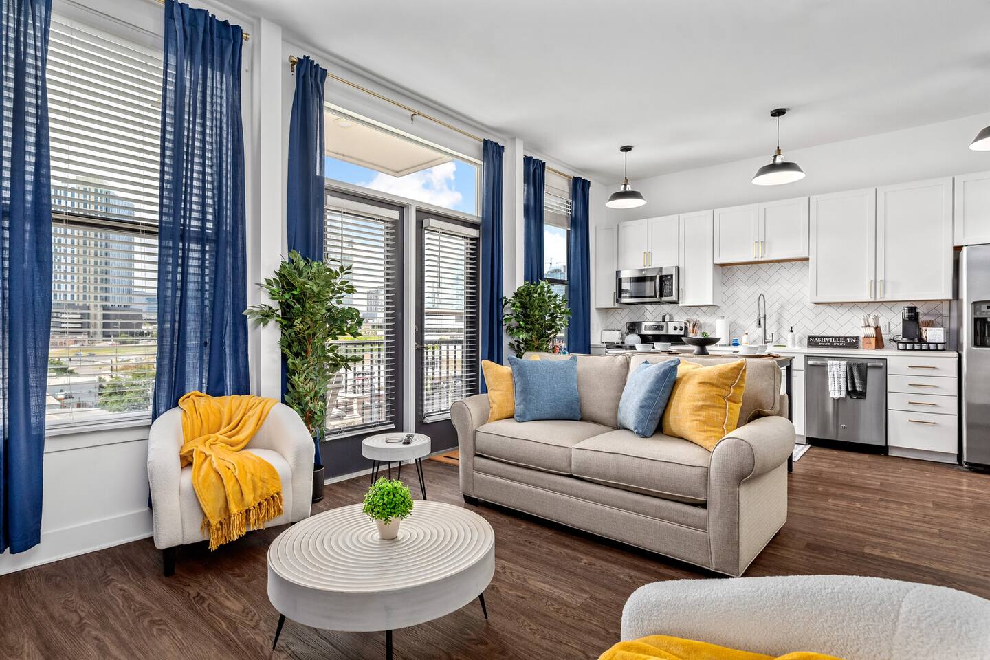 Nashville Chic Retreat - Blocks from Broadway!