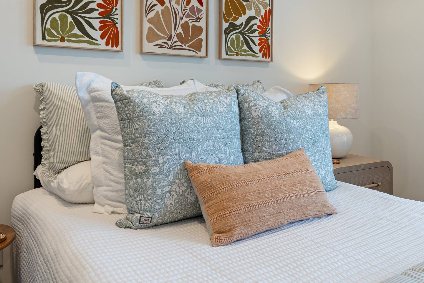 Spacious Oxford Commons Retreat - 2 miles 2 Square