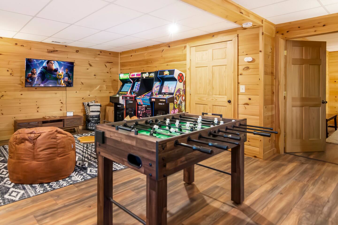 Family Friendly Cabin+Hot Tub: Cool Summer Nights