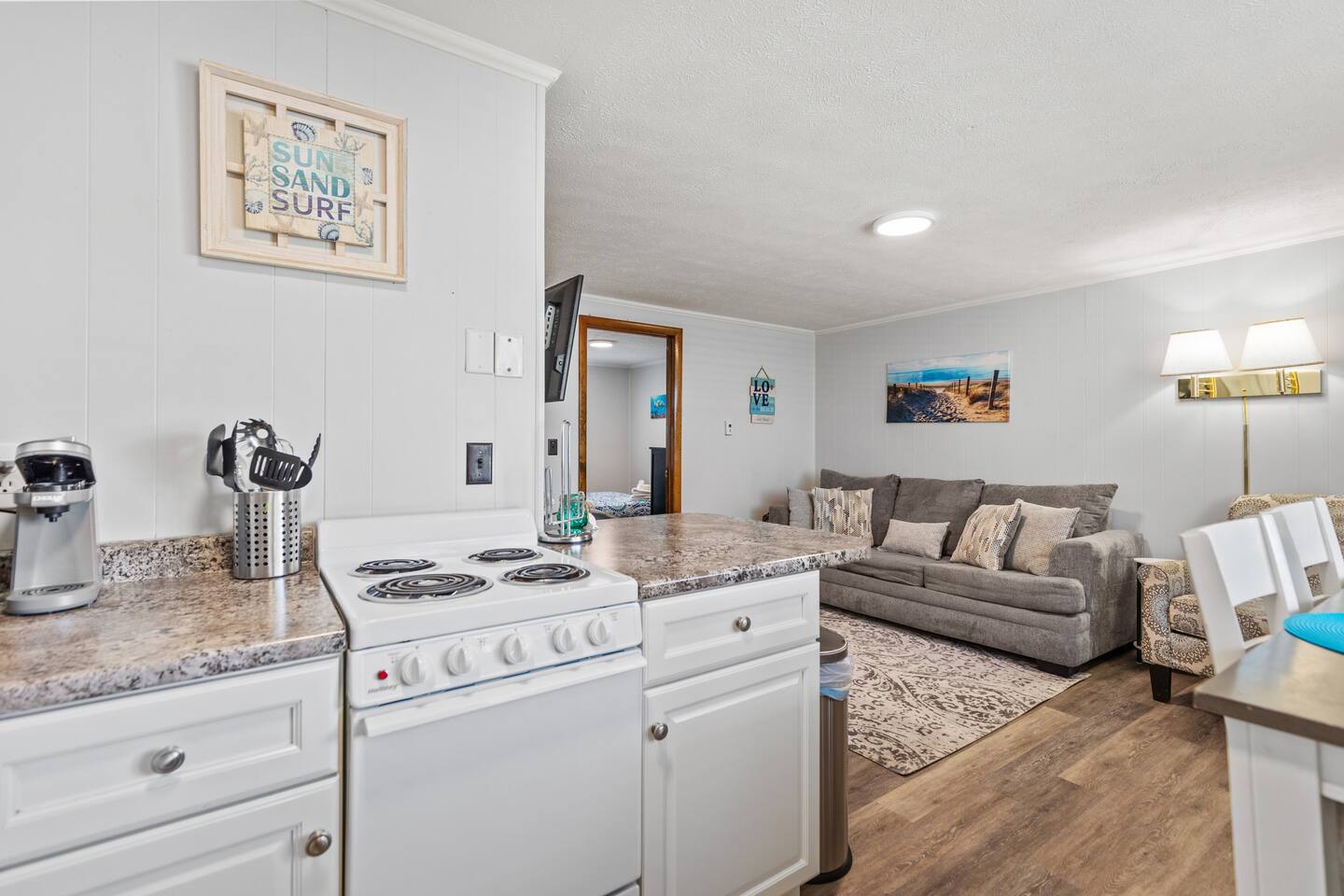 2BR Condo 3 min Walk to Beach (#106)