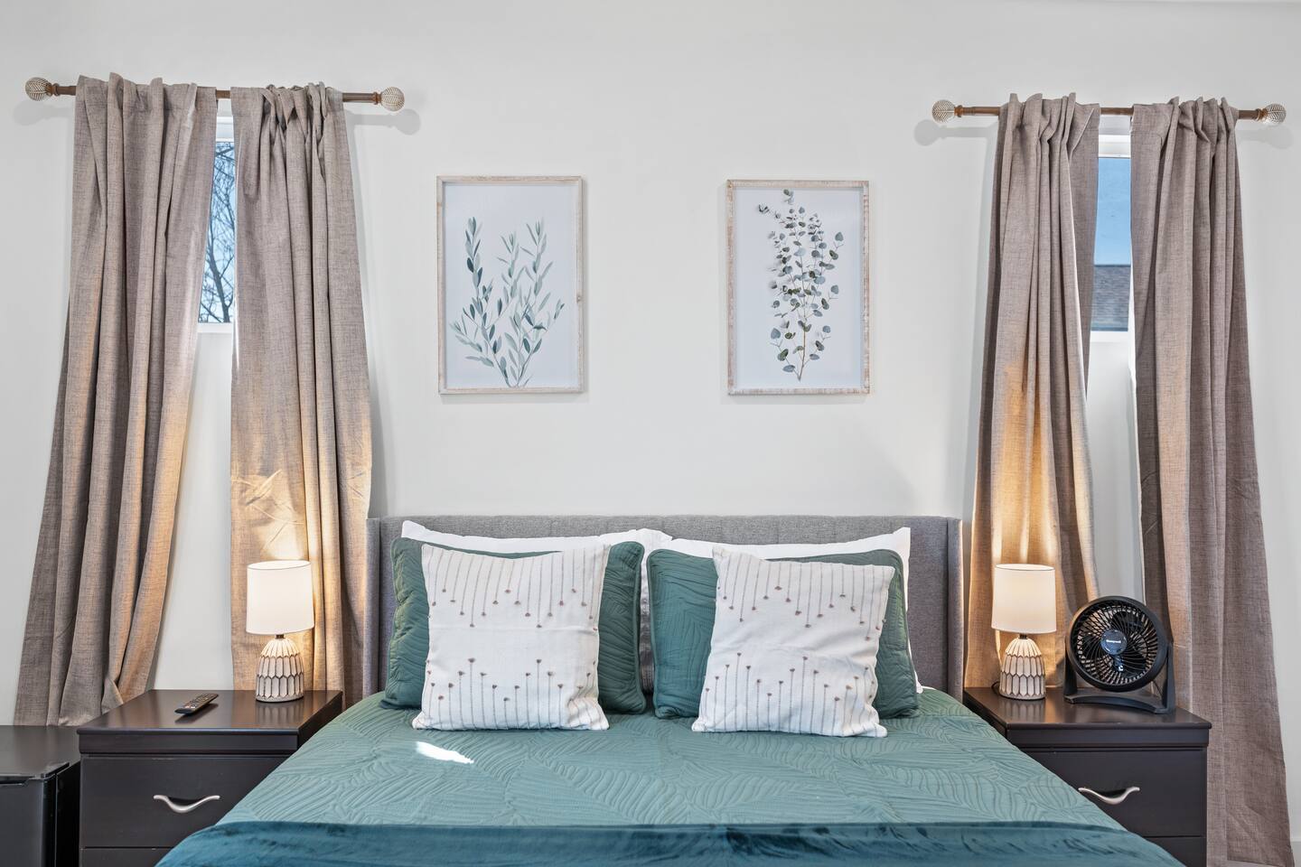 Room w/ Private Bath Near Downtown