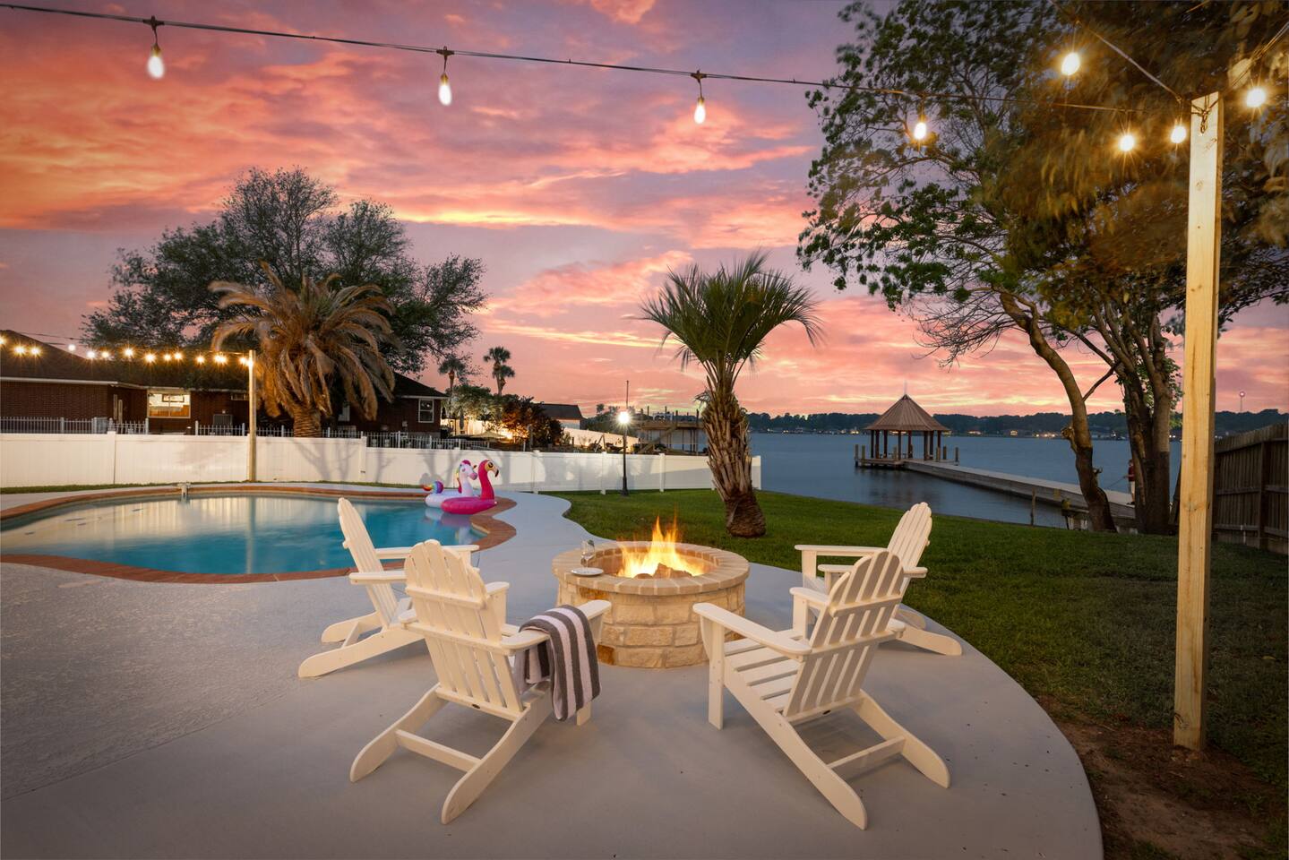 Sunset Lake Views! Paddleboards, Ping Pong, Pool