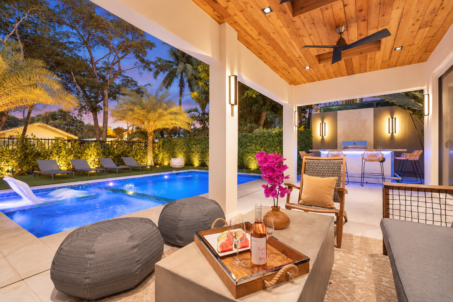 Heated Salt Pool, Hot Tub, EV Charger | Luxe Villa
