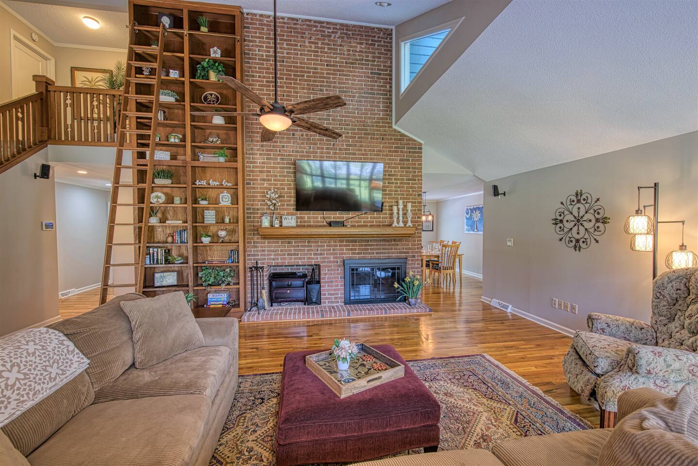 Palmetto Escape - Serene- Pool- 6.6 mi DTWN GVL