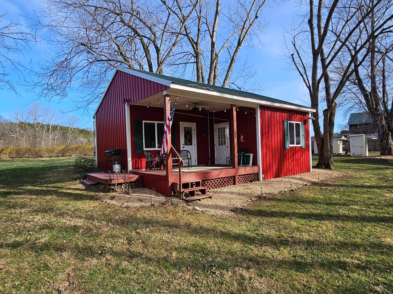 River's Edge Retreat With Firepit and Hammock