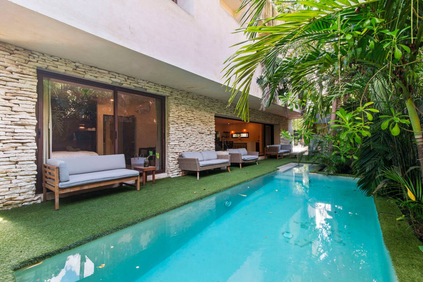 Amplia Villa de 6 Recámaras con Alberca, Rooftop y Privacidad