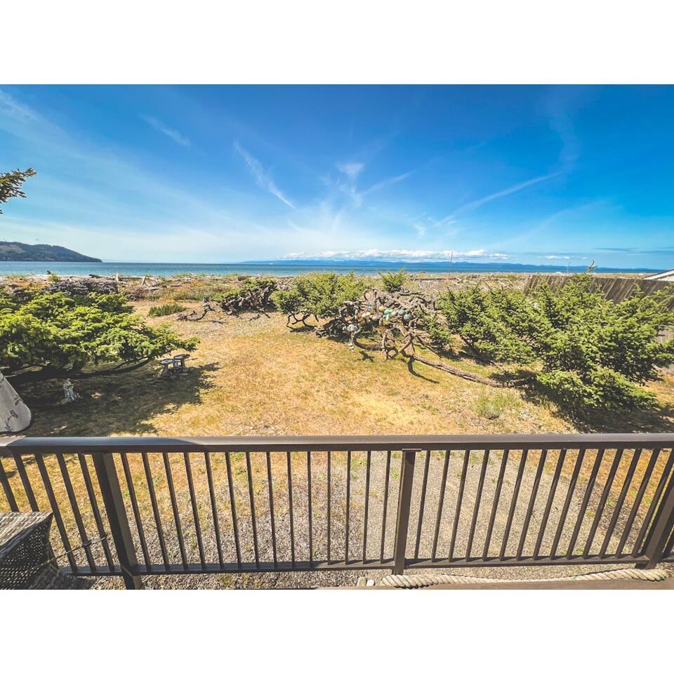 The Salty Compass Retreat:Rare Beach Access