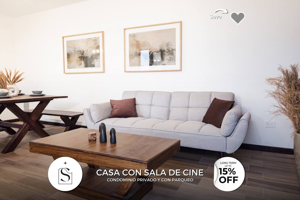 Villa con Sala de Cine Privada