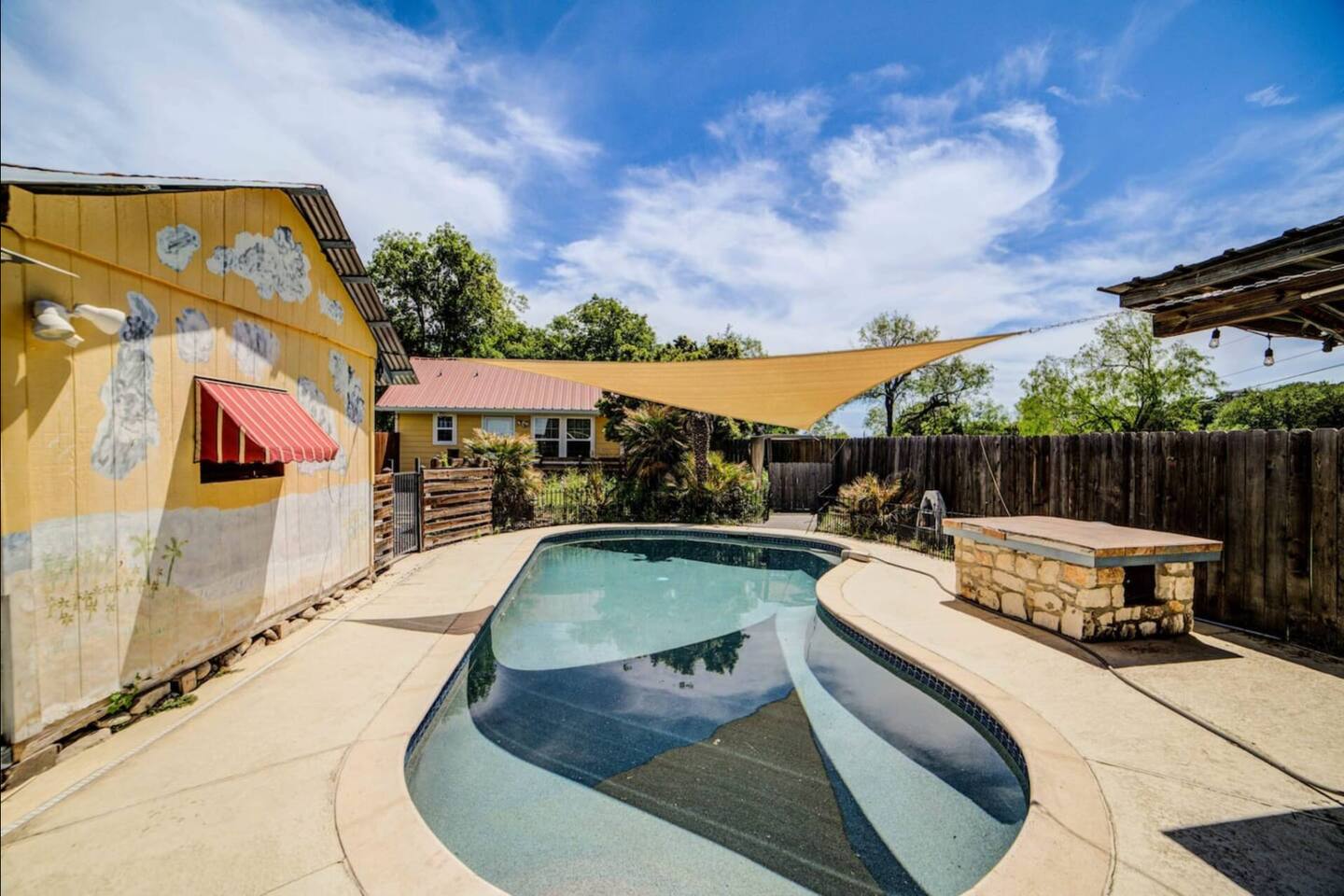Hidden Valley HideAway (House + Cottage + Pool)