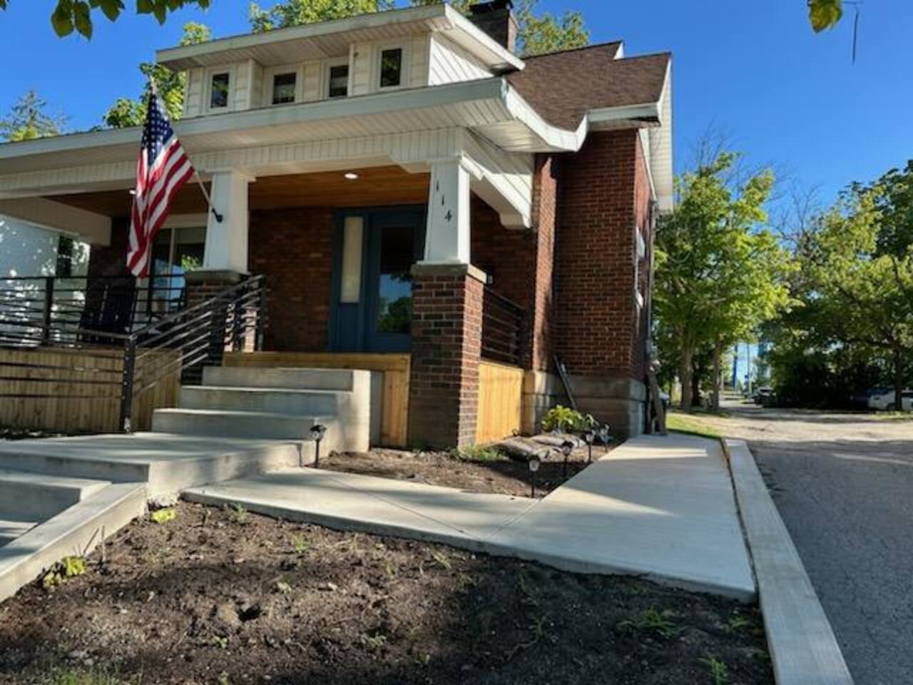 Newly Remodeled - 1 Bed 1 Bath Duplex - UNIT B