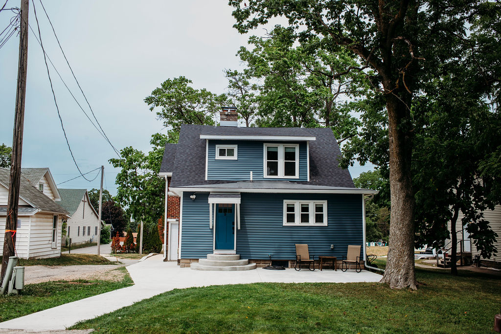 Newly Remodeled - 1 Bed 1 Bath Duplex - UNIT B