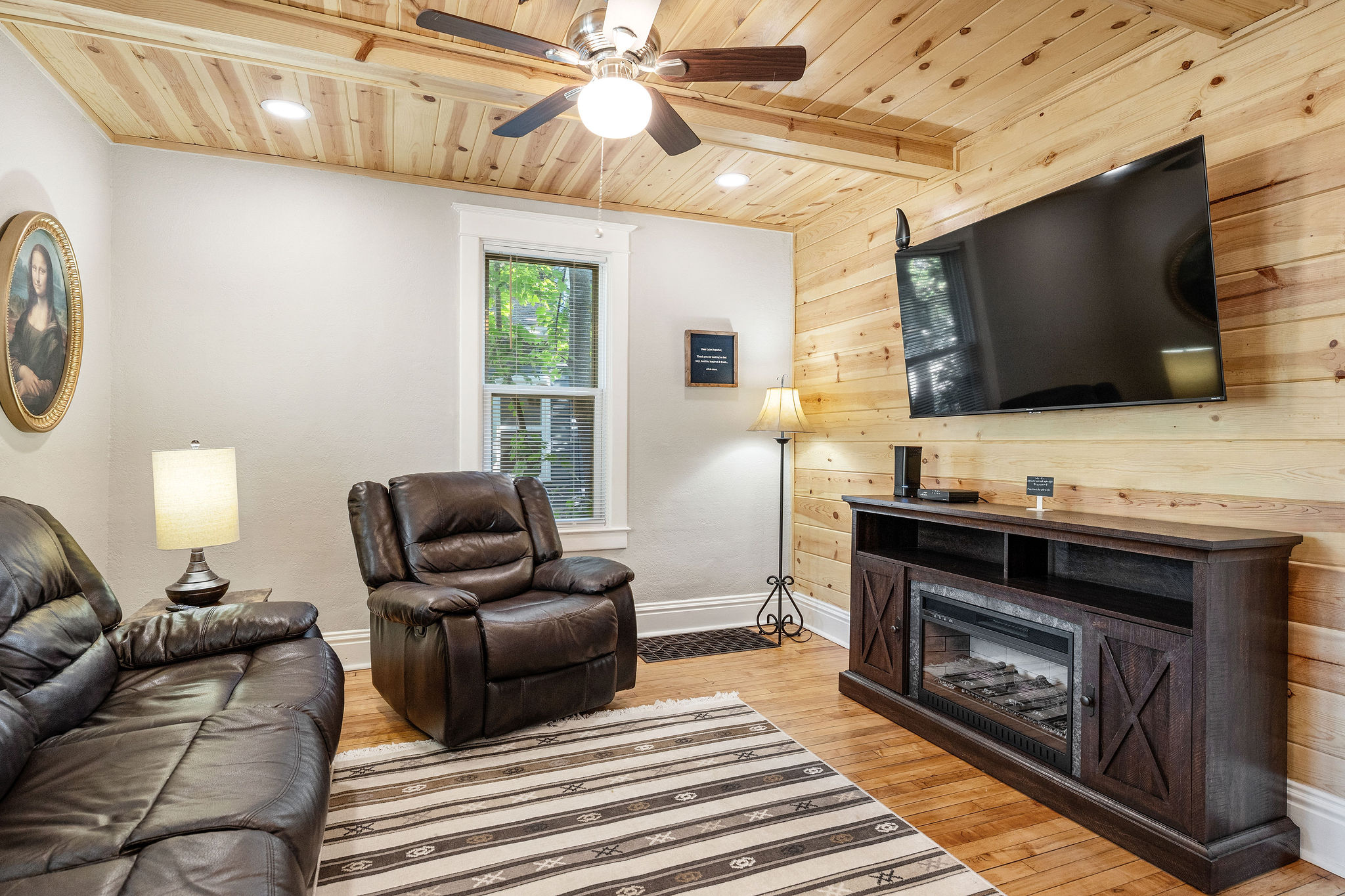 906 Relaxation - Near NMU, Hike, Outdoors - 2 BR