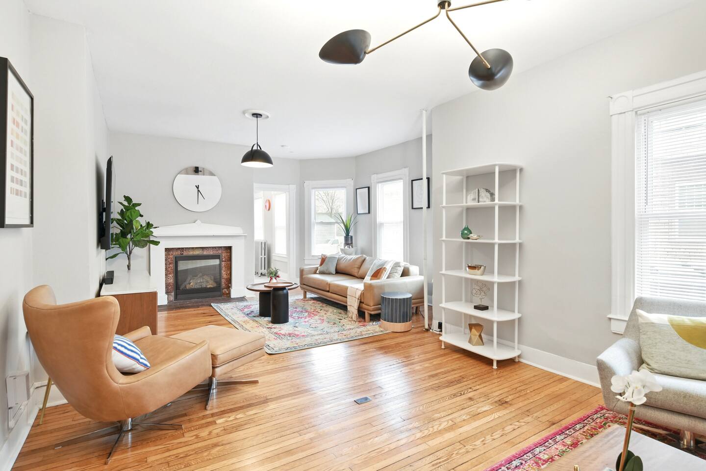 Modern Victorian 3BR 2BA Apt with Parking