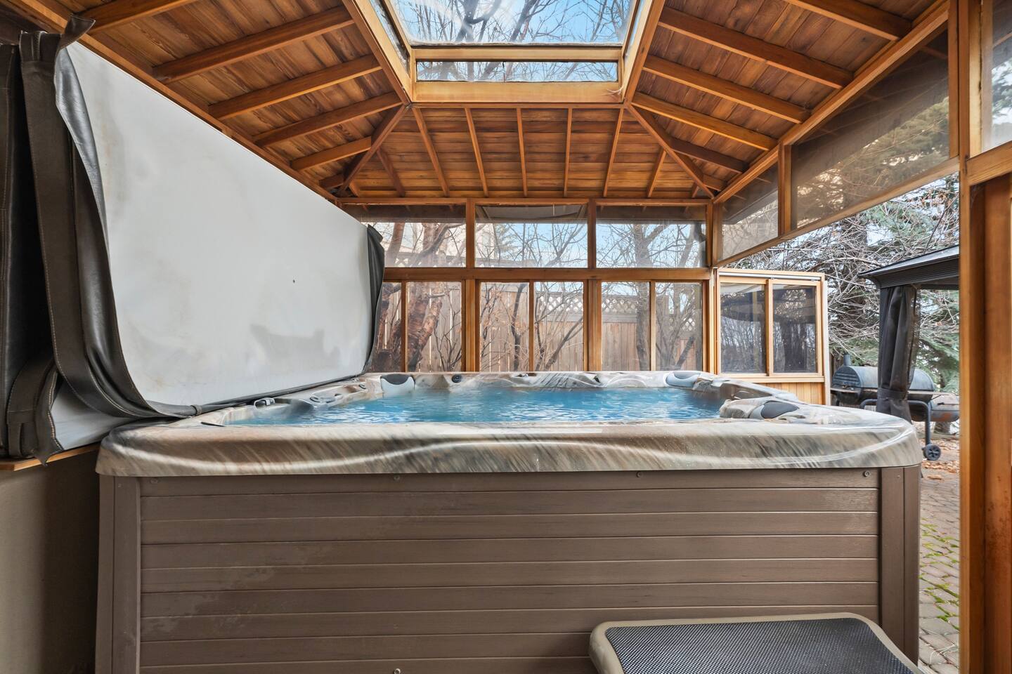 The Royal Ravine Luxury Retreat with Hot Tub & Sauna