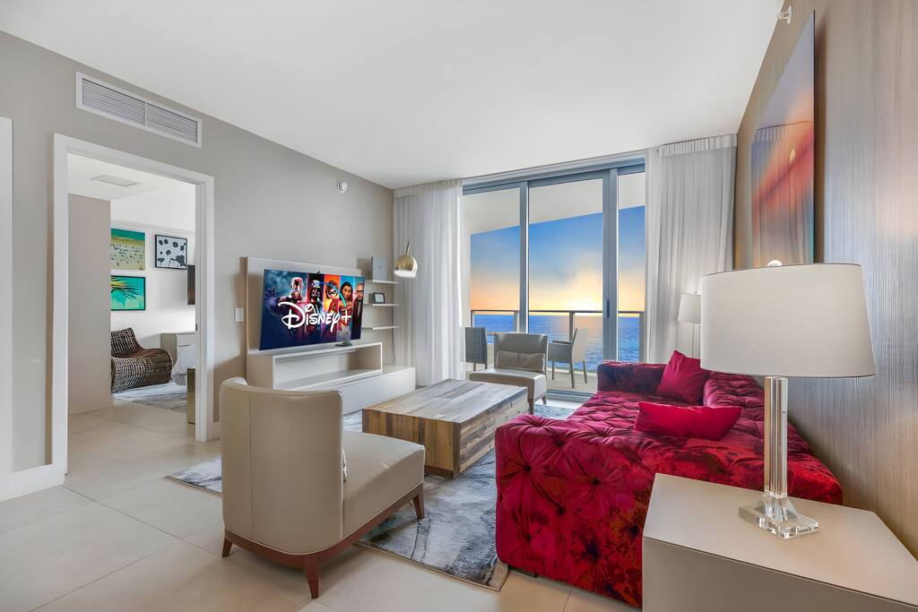 Ventur Luxe Condo l Oceanview | Gym, Beach Access