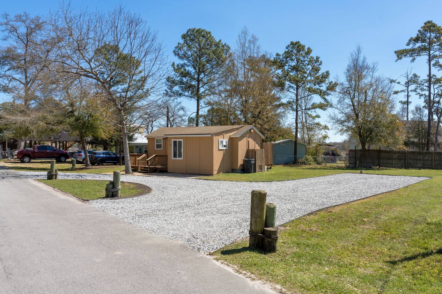 Peaceful Fish House by the sound