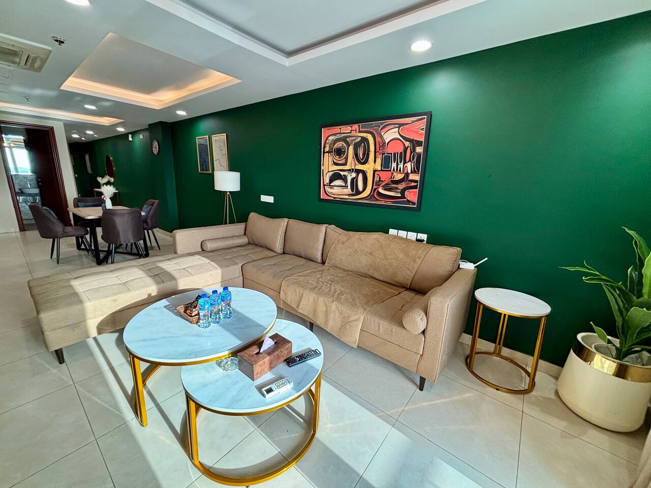 Earthy Luxe | Chic & Tranquil | Gold Crest